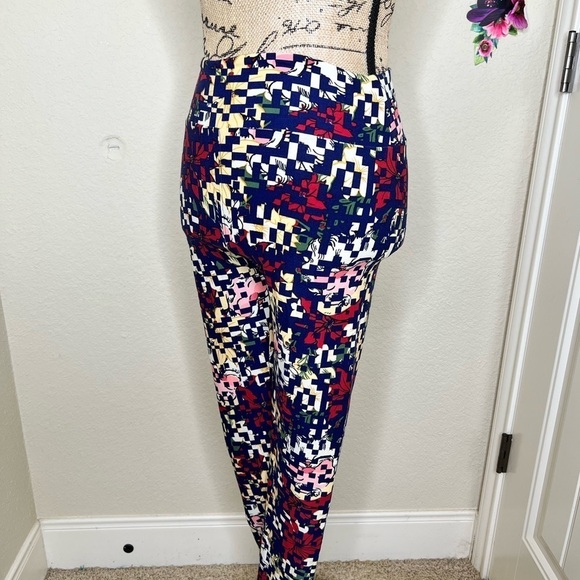 LuLaRoe Christmas Digital Print Santa & poinsettia flower Leggings one size - Picture 6 of 9